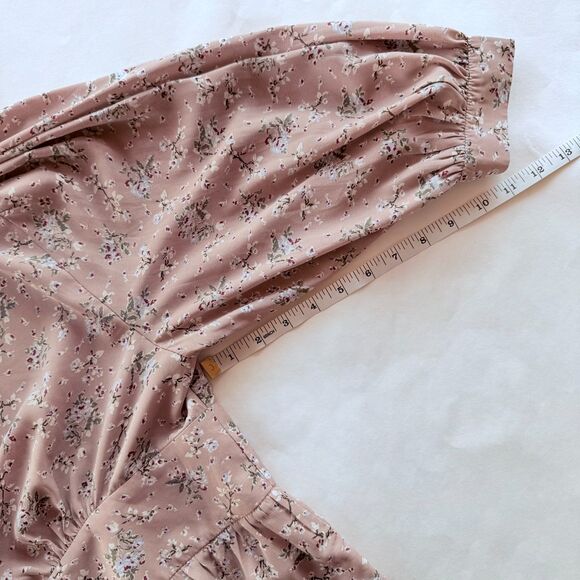 Showpo. Never As Easy V Neck 3/4 Puff Sleeve Cropped Floral Blouse in Taupe Pink - Picture 11 of 11